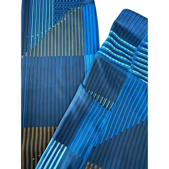 Brooks 221522 Method Women’s Small Leggings 3/4 Crop Tight NWT Blue Motion Print - Picture 12 of 14